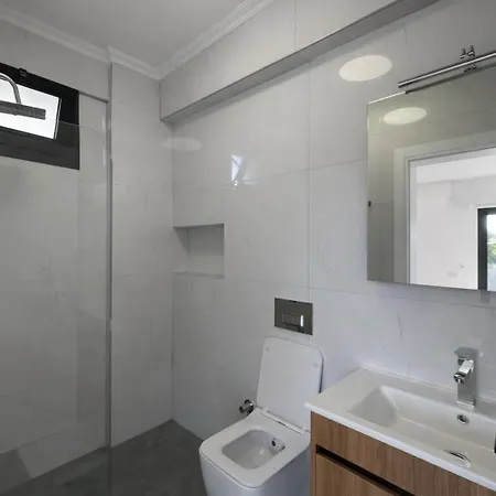 Villa Organic - 6 Person Private Luxury