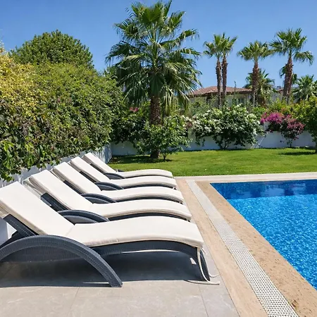 Organic - 6 Person Private Luxury Villa