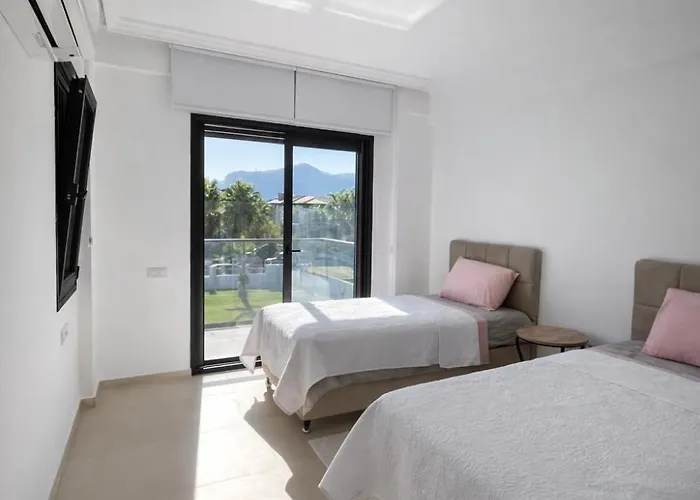 Organic - 6 Person Private Luxury