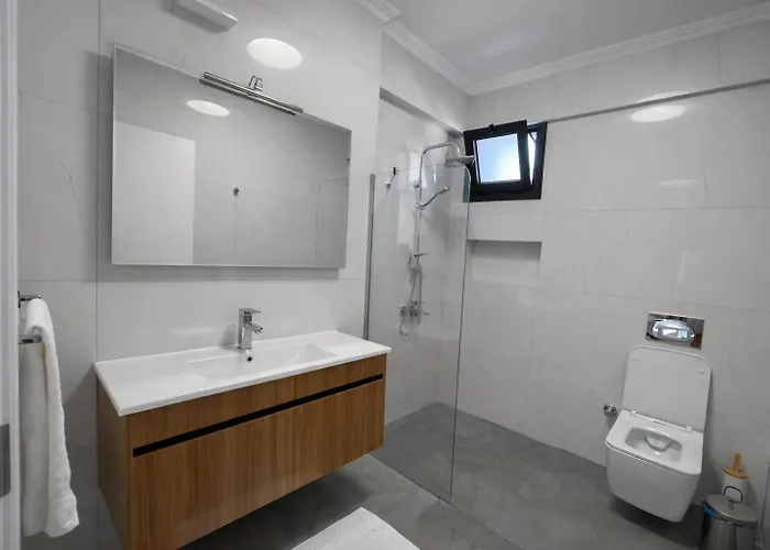 Organic - 6 Person Private Luxury Villa *