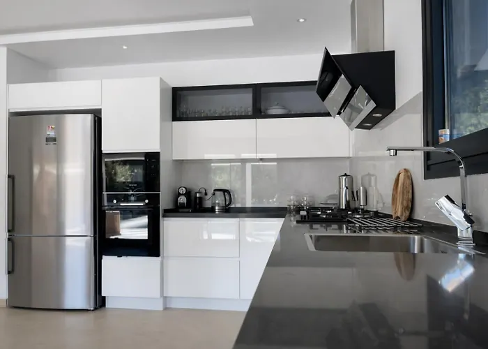 Organic - 6 Person Private Luxury