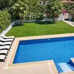 Villa Organic - 6 Person Private Luxury