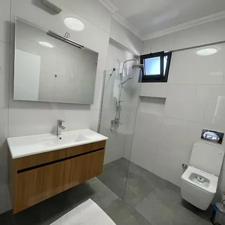 Vila Organic - 6 Person Private Luxury